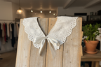 Col amovible, dentelle